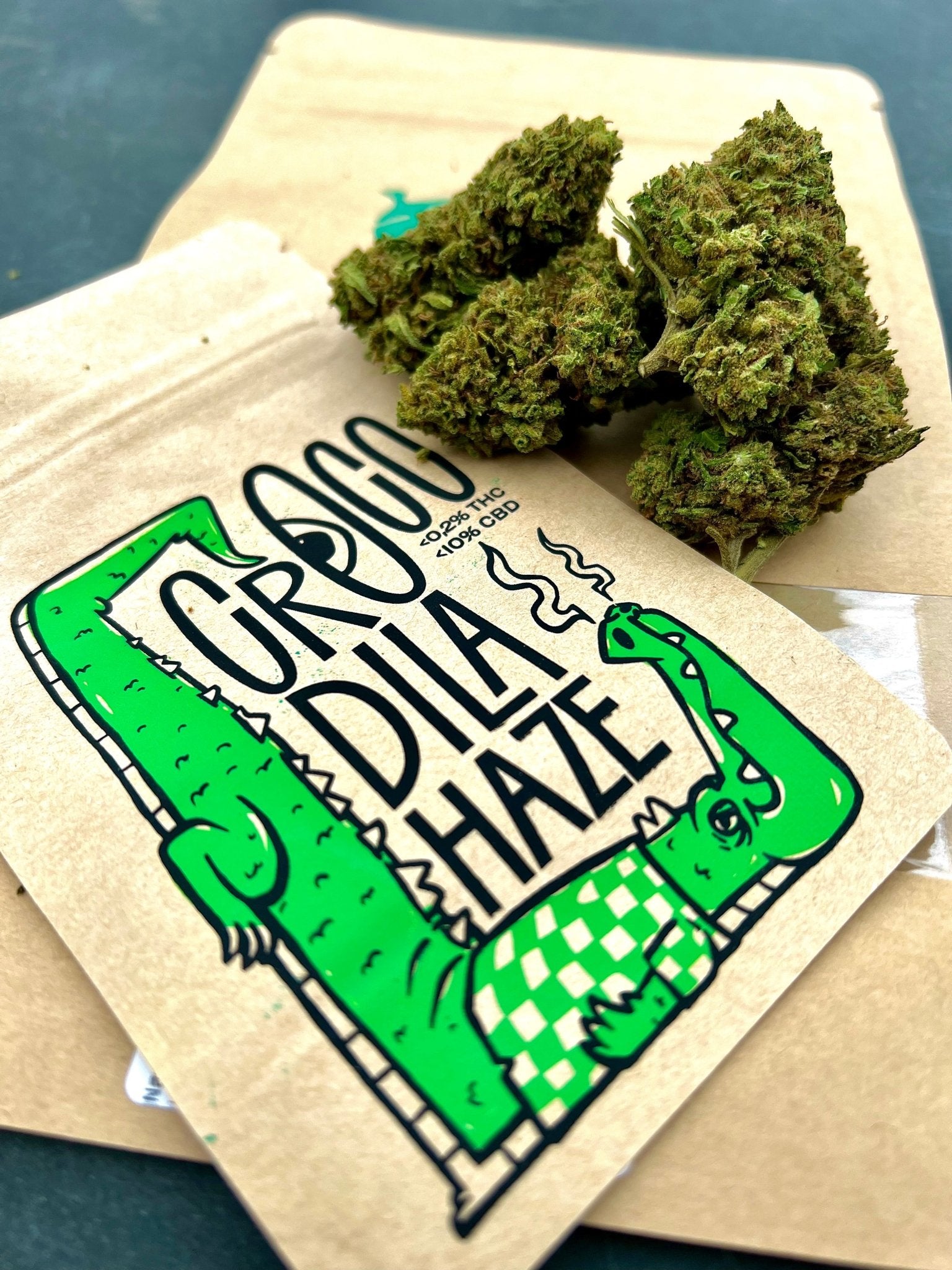 CROcodila Haze PREMIUM CBD cvijet 5g - 50g + Herbie king size rizle s filterima - Herbie