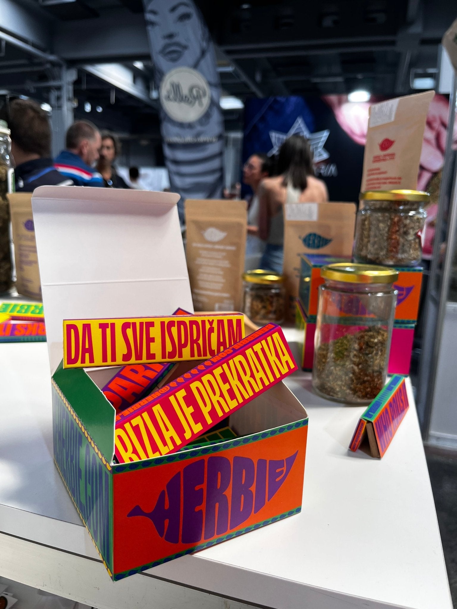 CROcodila Haze premium CBD cvijet 5g + Skeni premium CBD cvijet 5g + Herbie king size rizle s filterima (4 kom) - Herbie.hr