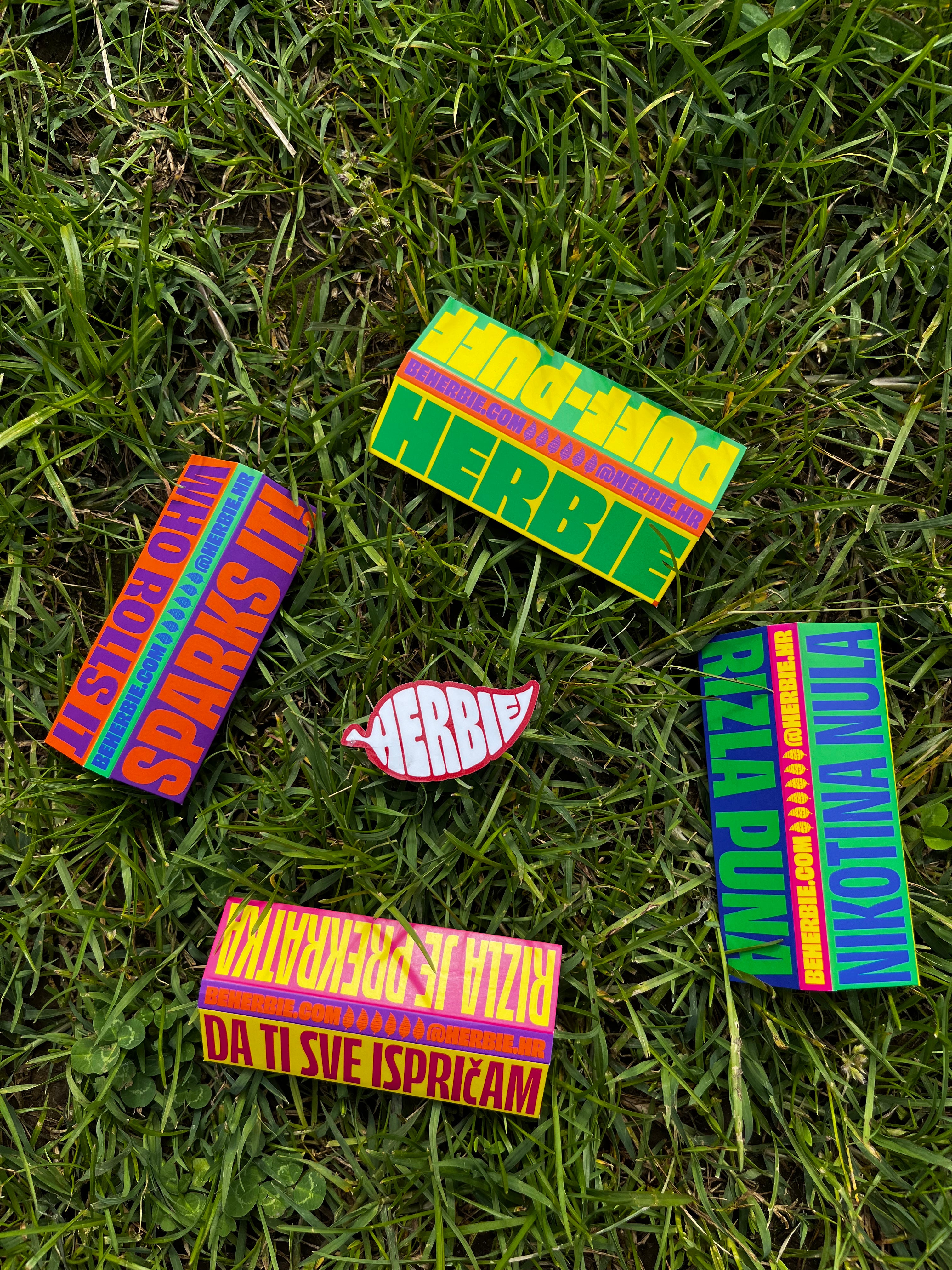 Skeni CBD cvijet popcorn 30g-60g + Herbie king size rizle s filterima - Herbie